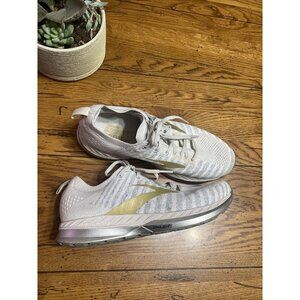 Brooks Bedlam 2 White Grey Gold Running Sneaker Shoe 1202971B164 Size 10.5-